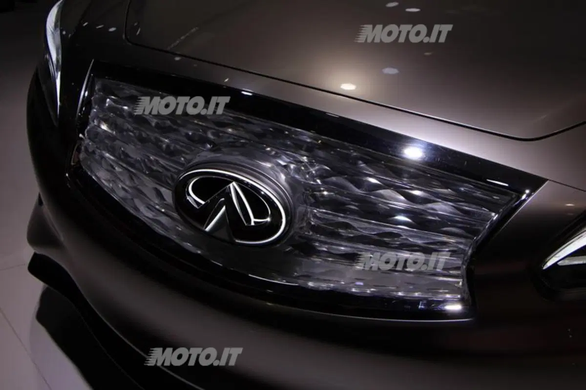 Infiniti al Salone di Parigi 2012 (30)