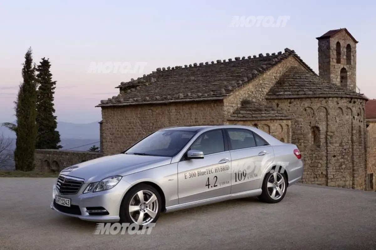 Mercedes-Benz Classe E BlueTEC HYBRID: ottiene la classe energetica A+