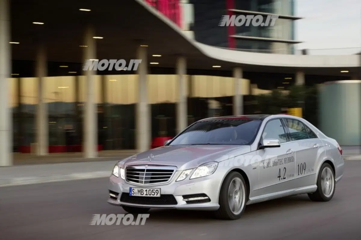 Mercedes-Benz Classe E BlueTEC HYBRID: ottiene la classe energetica A+ (3)