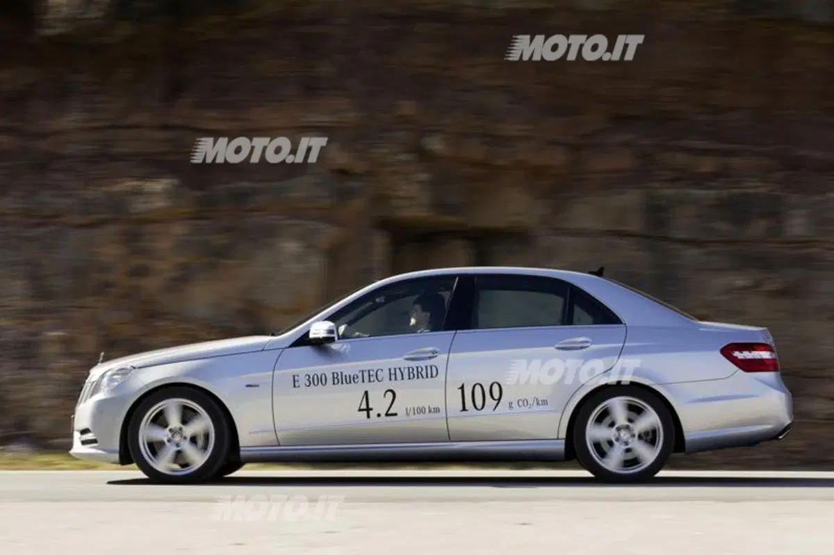 Mercedes-Benz Classe E BlueTEC HYBRID: ottiene la classe energetica A+ (5)