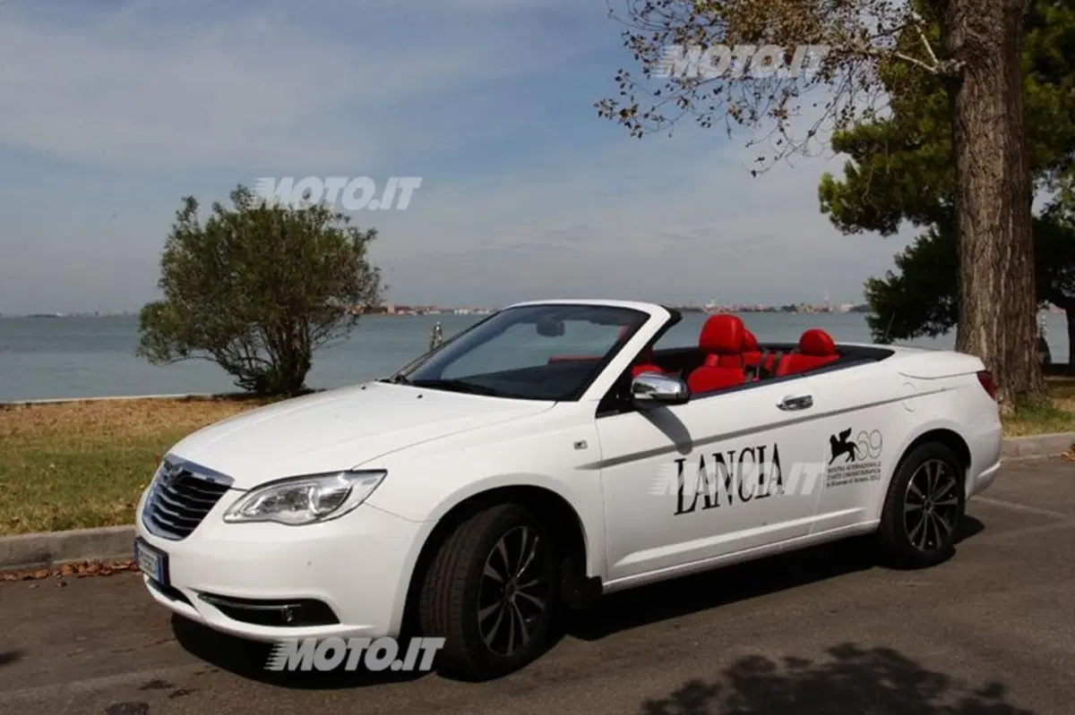Lancia Flavia Red Carpet by Poltrona Frau (2)