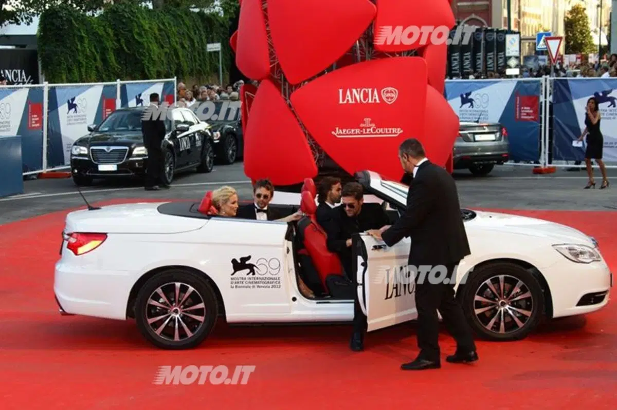 Lancia Flavia Red Carpet by Poltrona Frau (9)