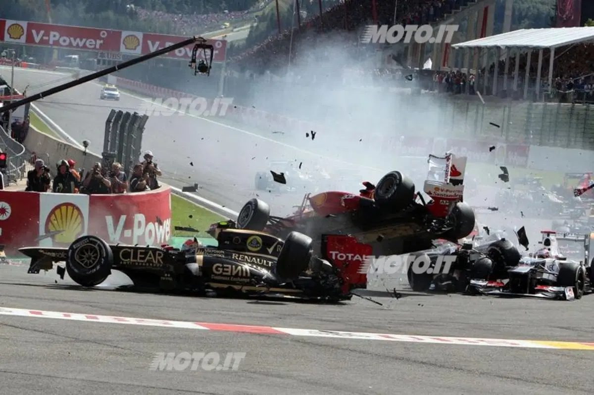 GP Spa 2012: la fotosequenza dell’incidente (5)