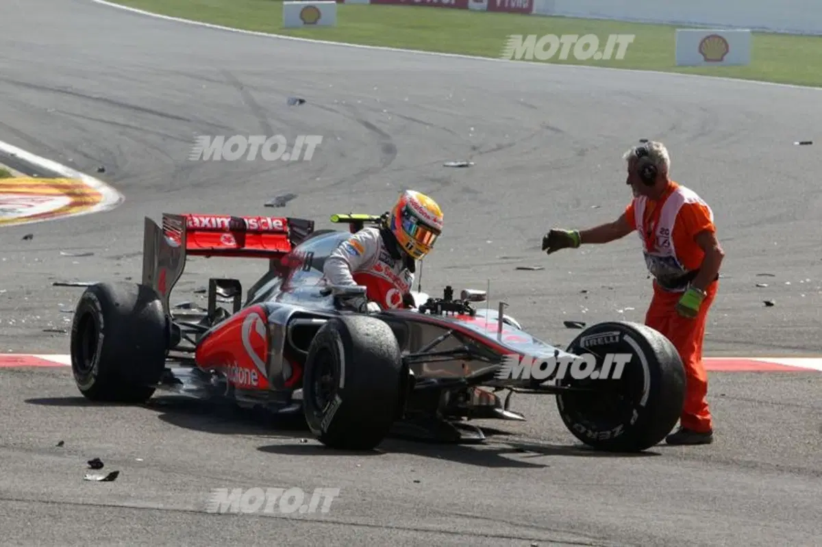 GP Spa 2012: la fotosequenza dell’incidente (8)
