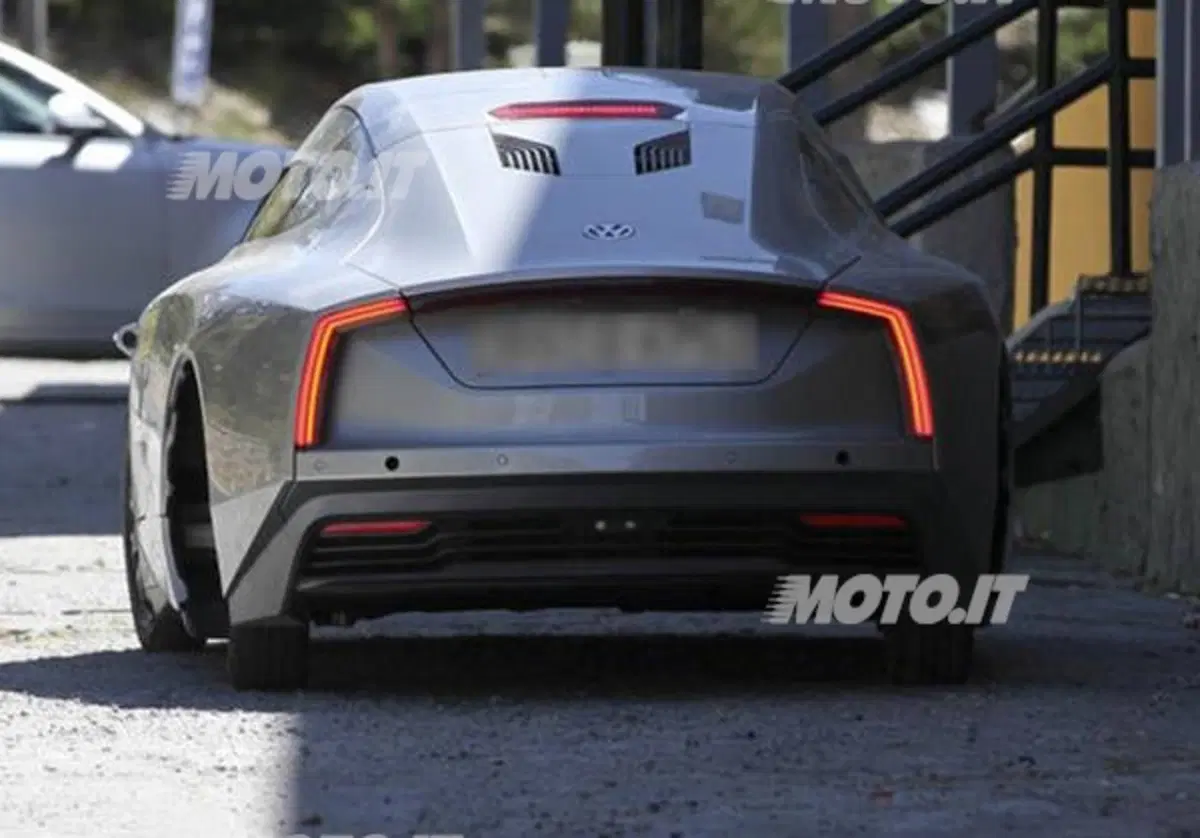 Volkswagen XL1: l'auto da 1 l/100 km (5)