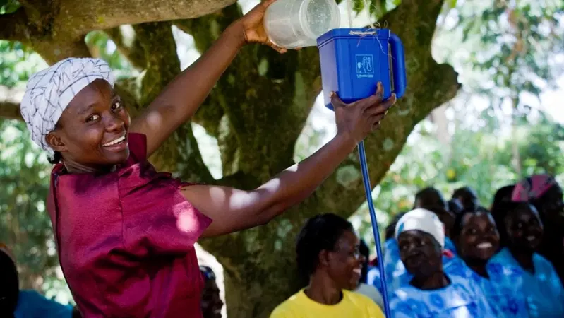 Jaguar Land Rover: il progetto LifeStraw per portare l'acqua in Kenya