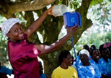 Jaguar Land Rover: il progetto LifeStraw per portare l'acqua in Kenya