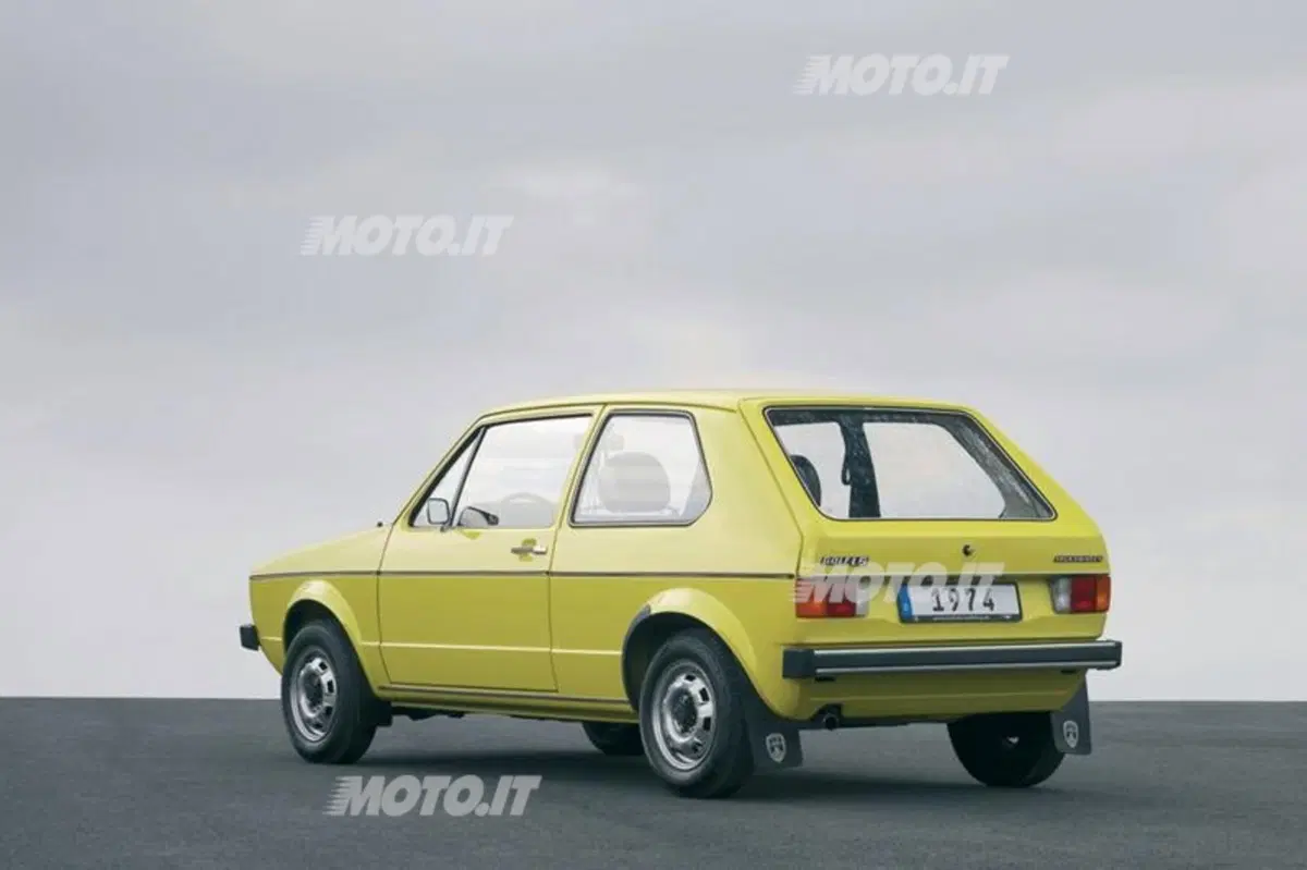 Volkswagen Golf: festeggia 40 anni la best seller di Wolfsburg (2)