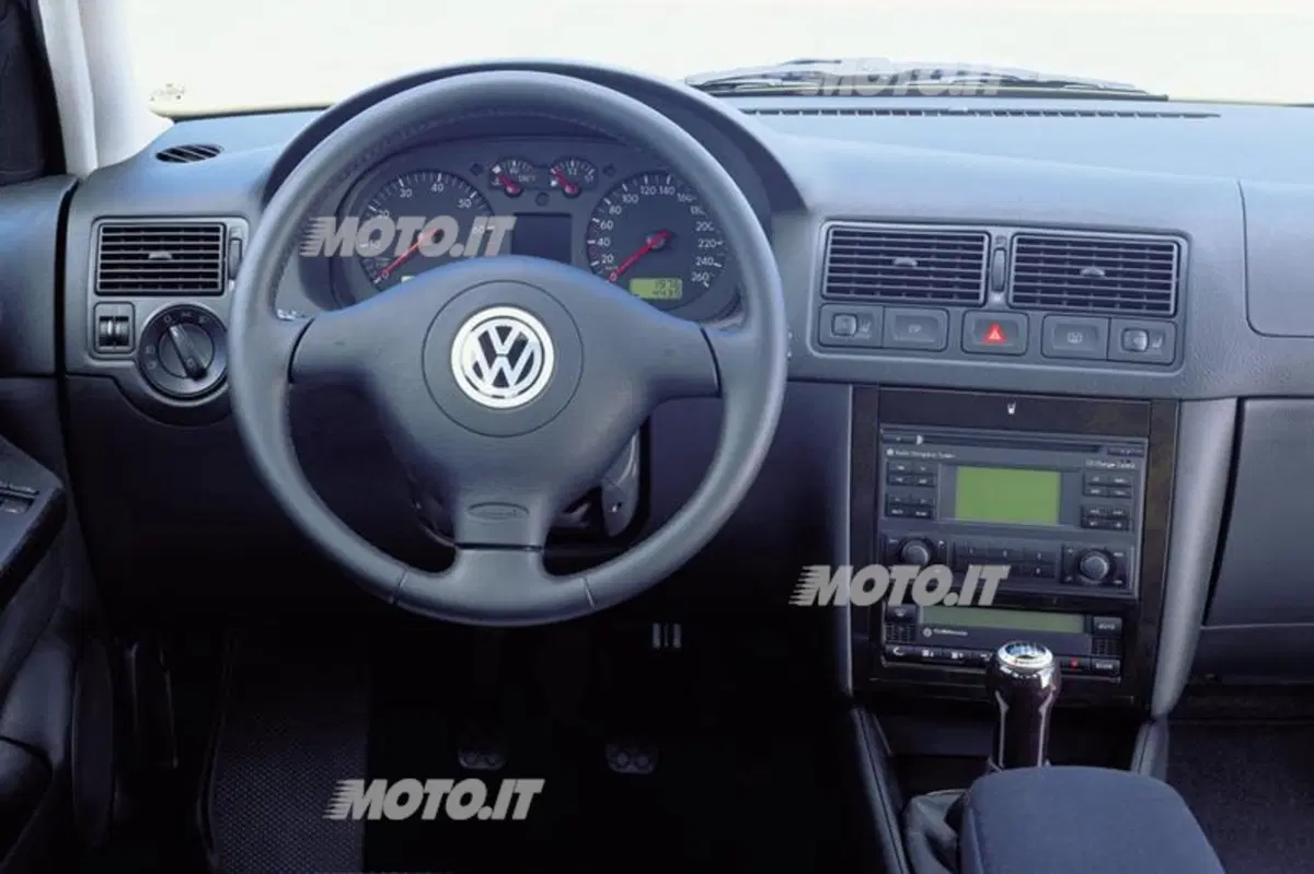 Volkswagen Golf: festeggia 40 anni la best seller di Wolfsburg (12)