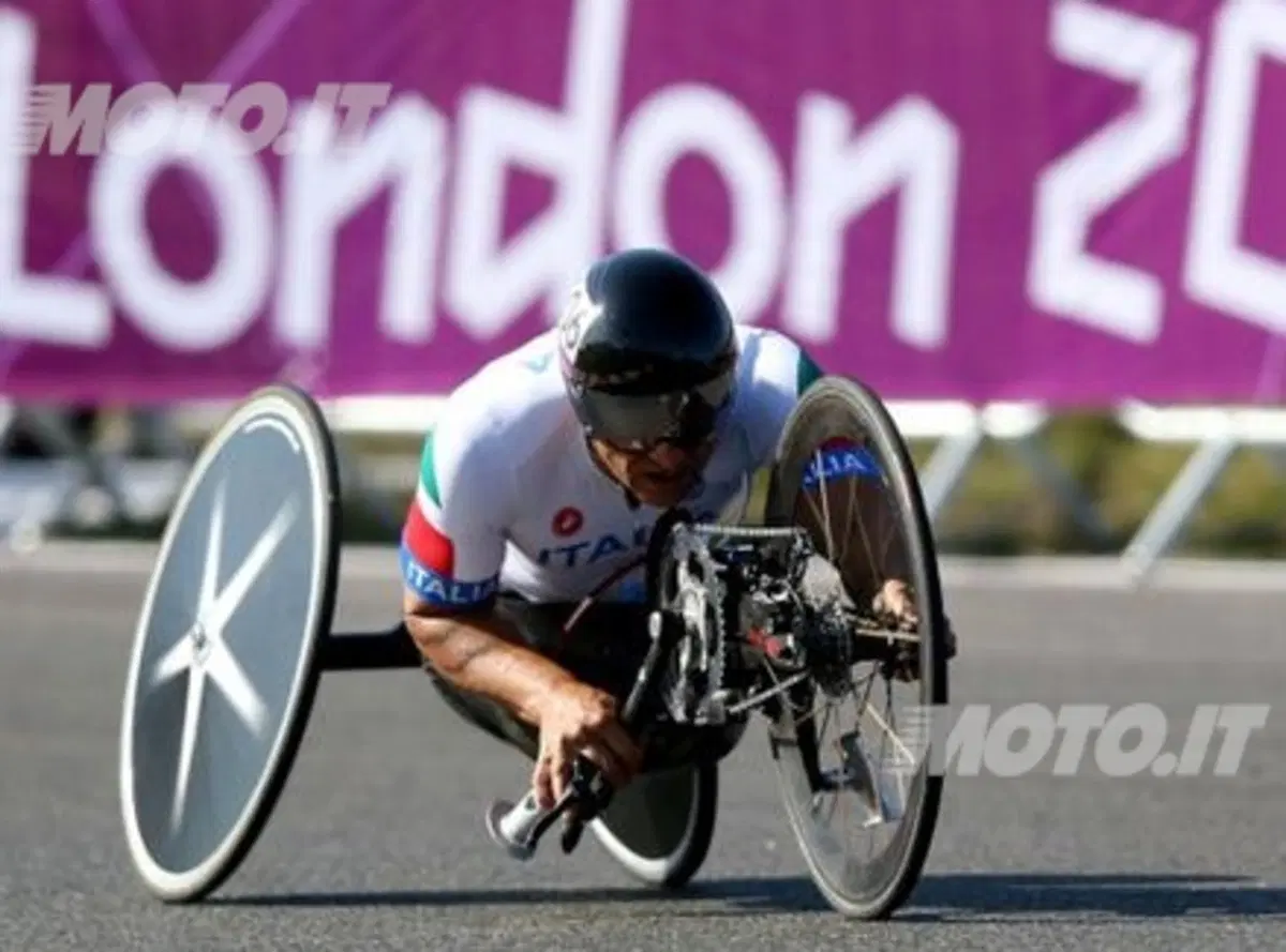 Alex Zanardi medaglia d'oro Handbike alle Paralimpiadi 2012 (6)
