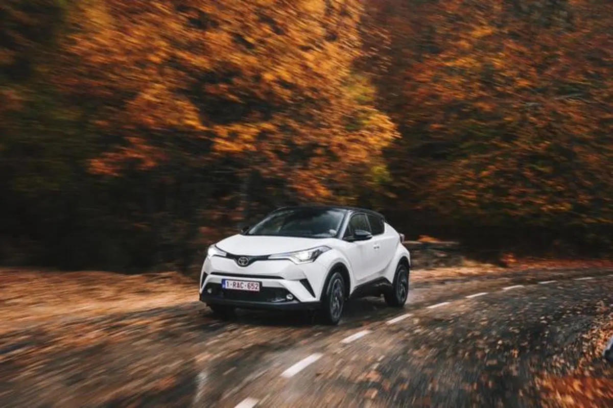 Toyota C-HR [Video primo test]