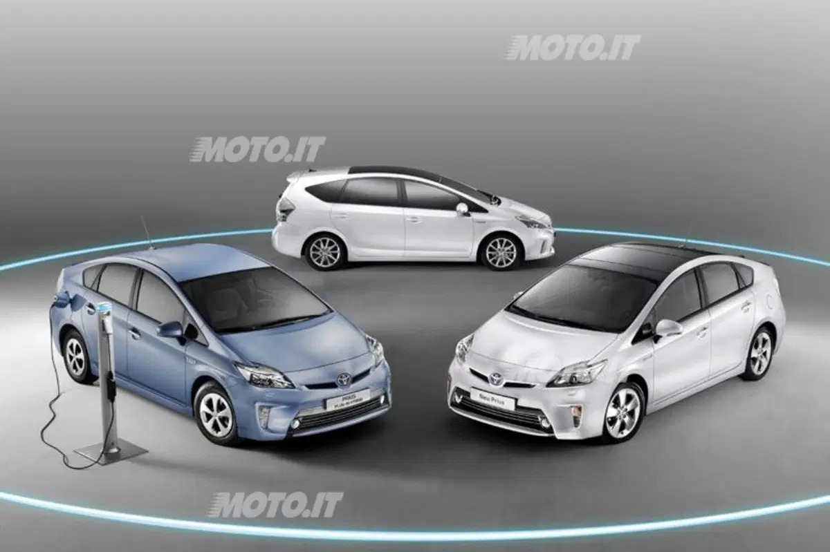 Toyota Prius Plug-In (15)