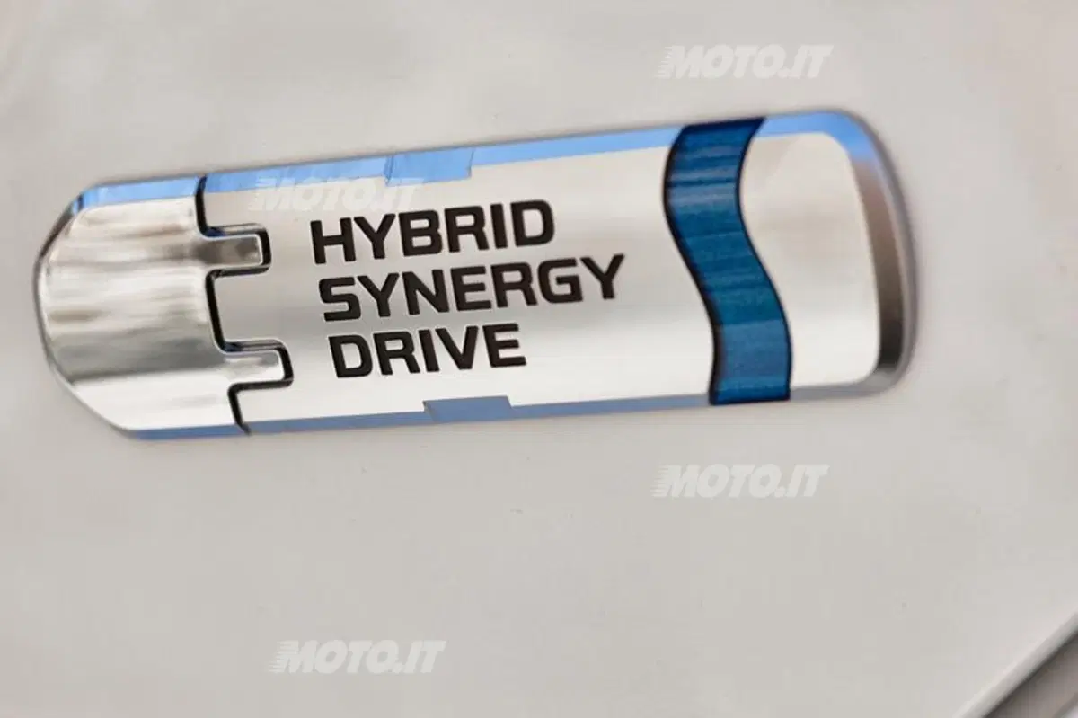 Toyota Prius Plug-In (21)