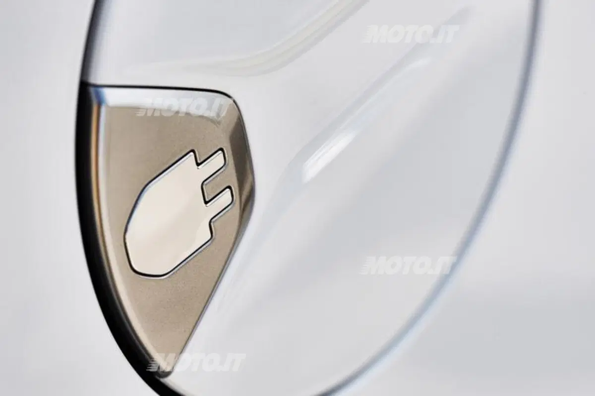 Toyota Prius Plug-In (22)