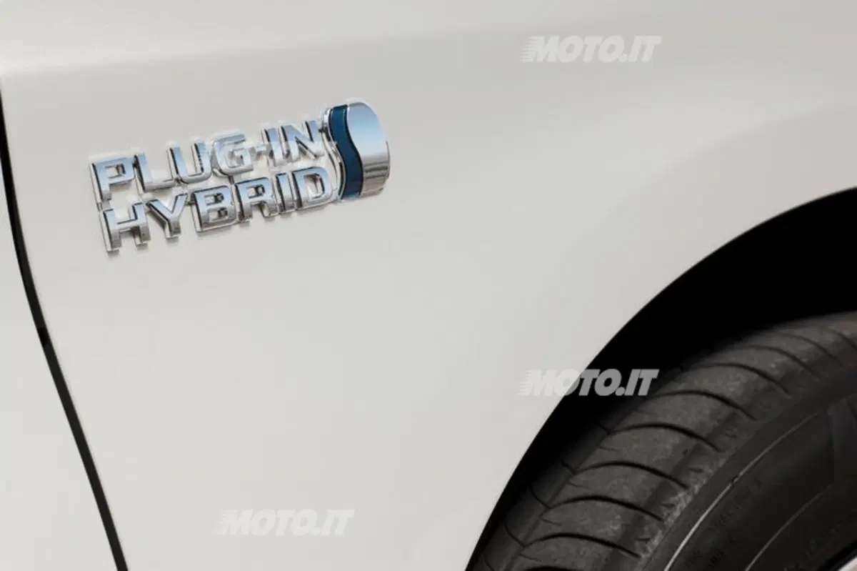 Toyota Prius Plug-In (23)