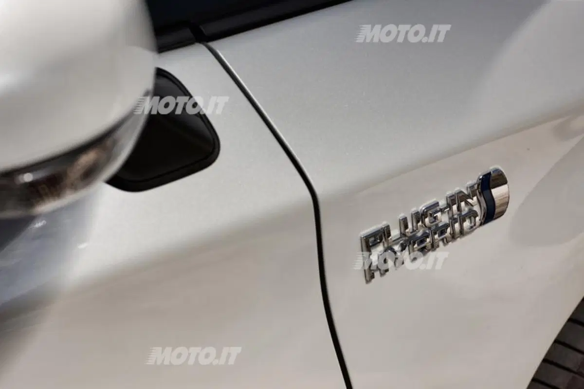 Toyota Prius Plug-In (24)