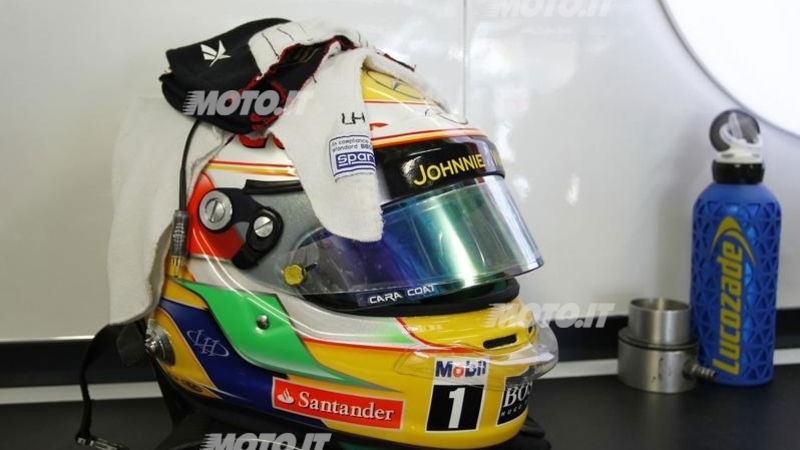 Hamilton: un casco col tricolore per Monza