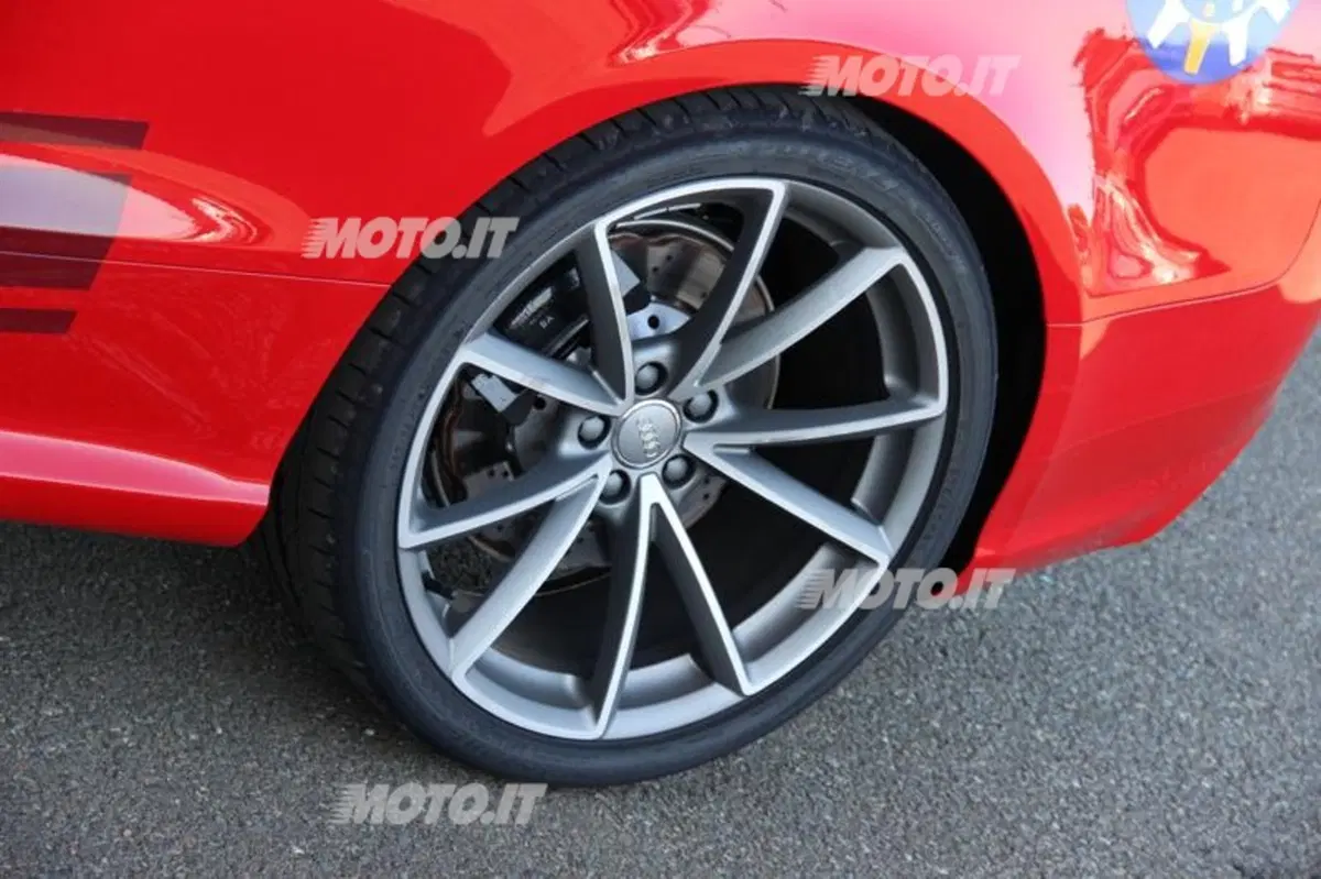 Audi RS5: la Safety car della 24 Heurs Moto a Le Mans (9)