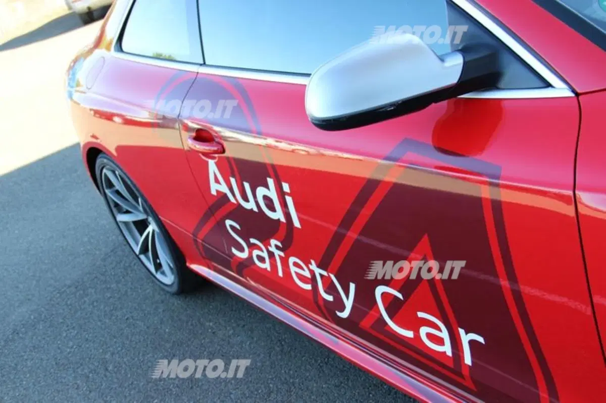 Audi RS5: la Safety car della 24 Heurs Moto a Le Mans (11)