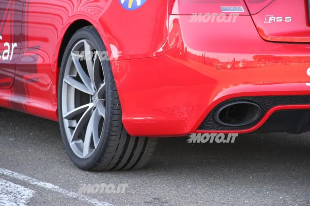 Audi RS5: la Safety car della 24 Heurs Moto a Le Mans (12)