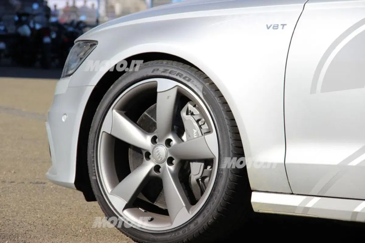Audi RS5: la Safety car della 24 Heurs Moto a Le Mans (20)