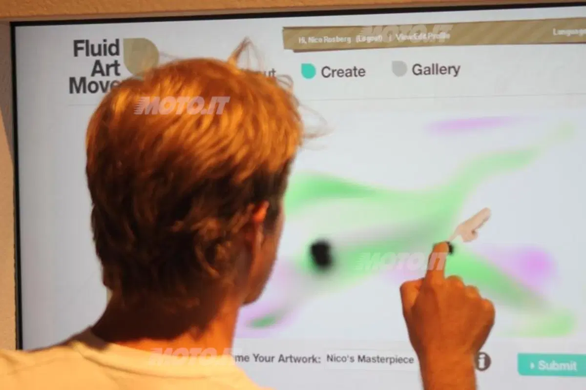 Petronas festeggia i 100 anni con “Fluid Art Movement” (12)