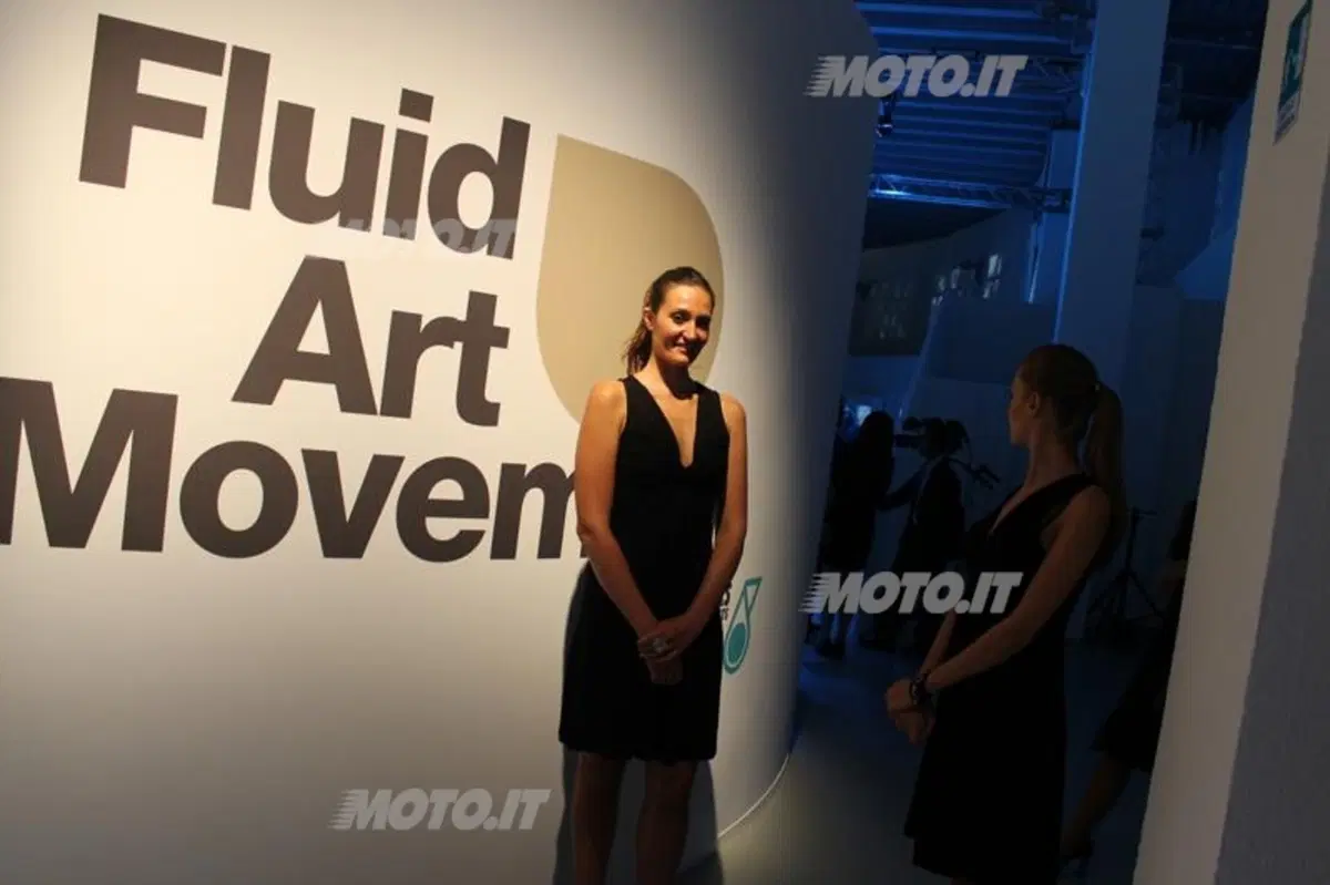 Petronas festeggia i 100 anni con “Fluid Art Movement” (18)