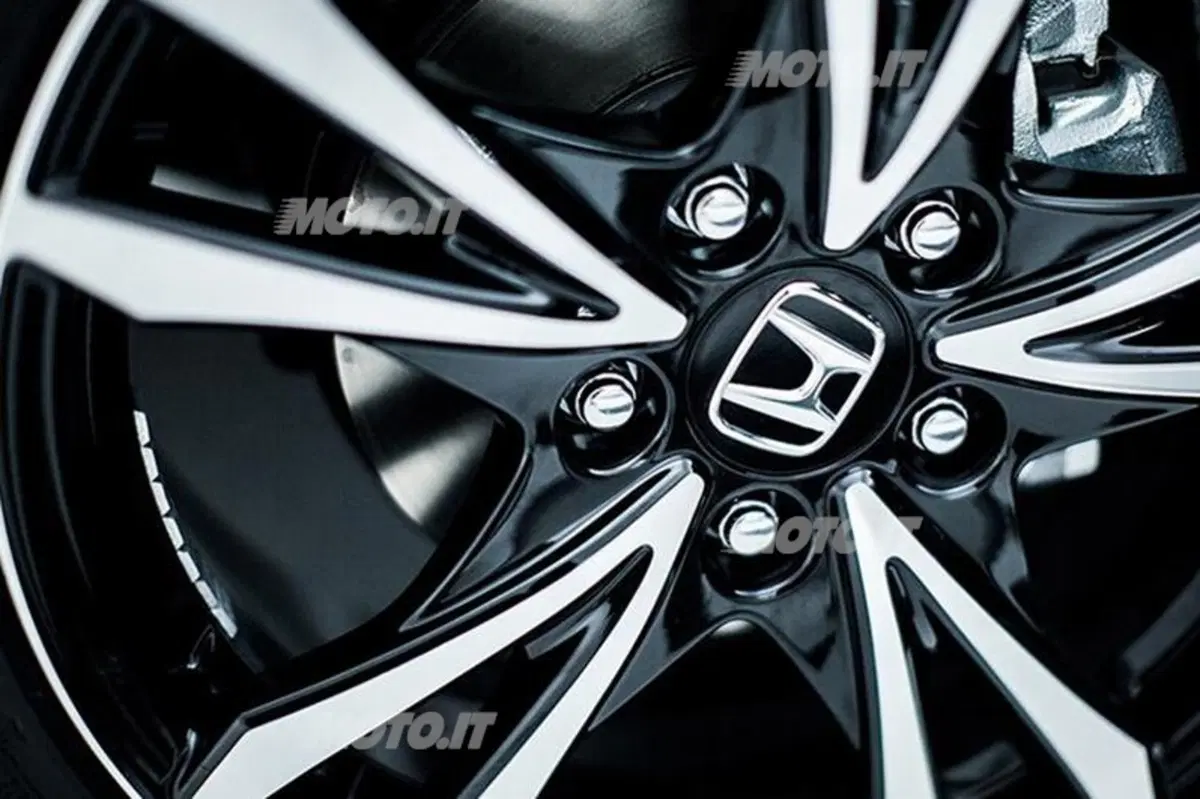 Honda CR-Z: primi teaser del restyling (2)