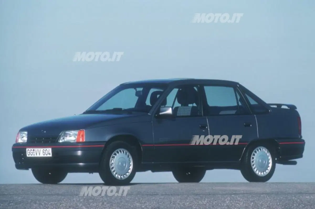 Dalla Kadett all’Astra: 75 anni di compatte targate Opel (12)