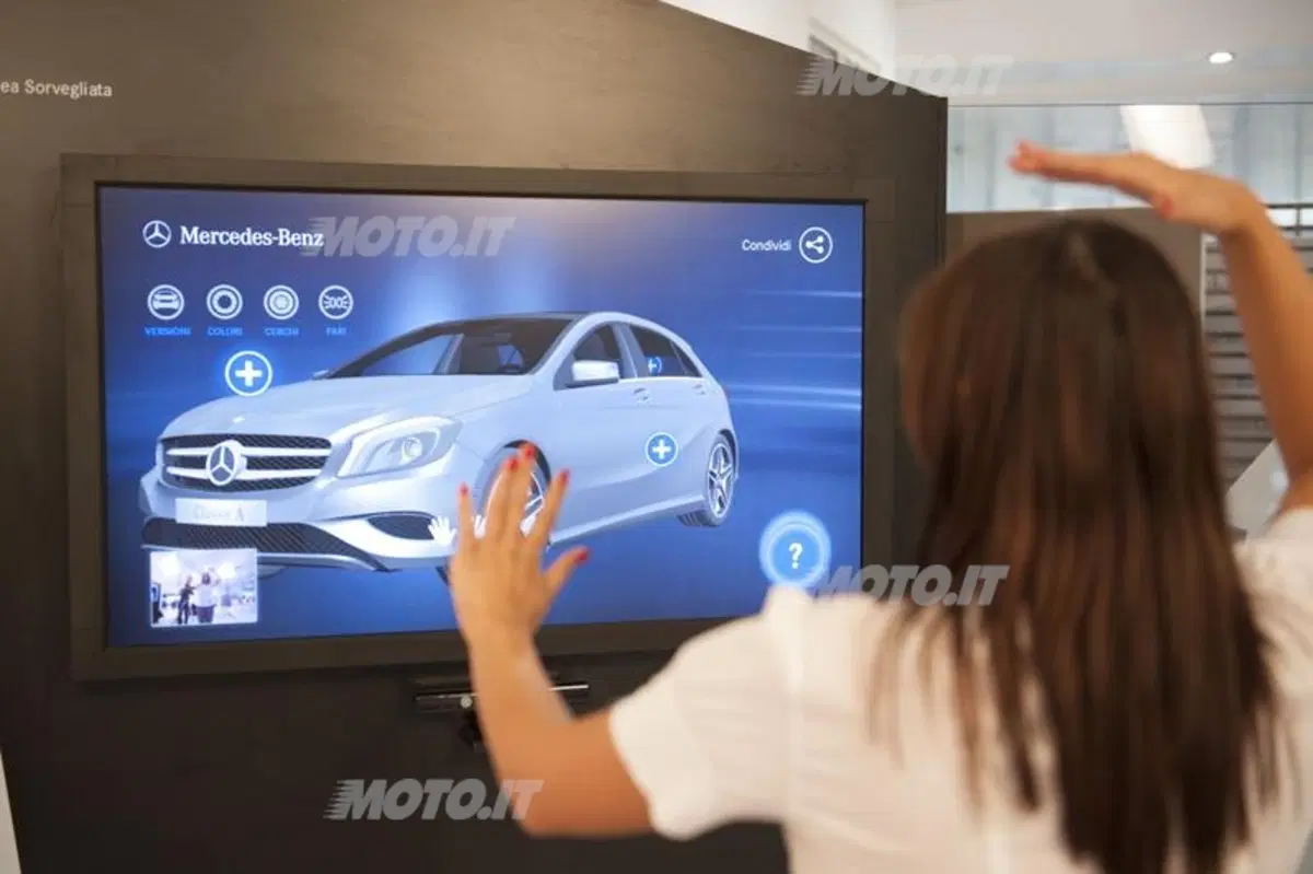 Mercedes-Benz Visionary Store (5)