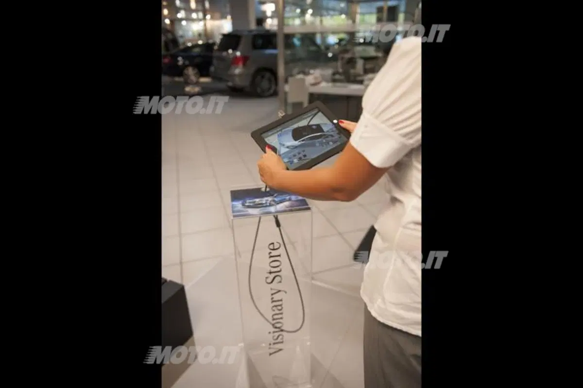 Mercedes-Benz Visionary Store (8)