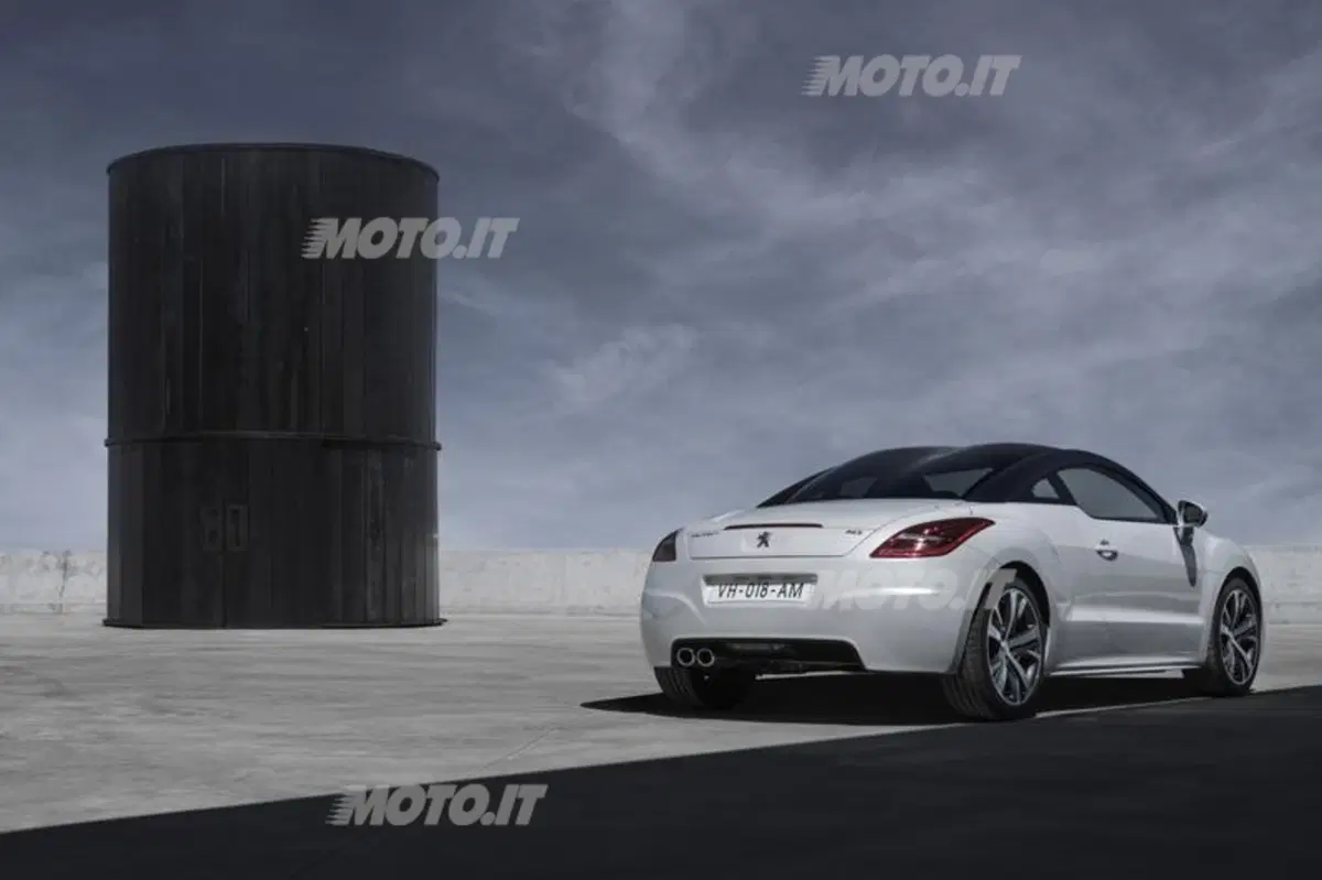 Peugeot RCZ: ecco il facelift M.Y. 2013 (4)