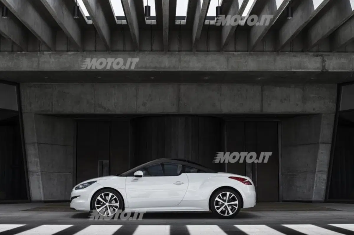 Peugeot RCZ: ecco il facelift M.Y. 2013 (8)