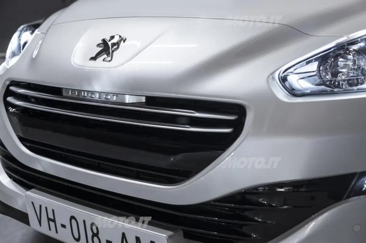 Peugeot RCZ: ecco il facelift M.Y. 2013 (9)
