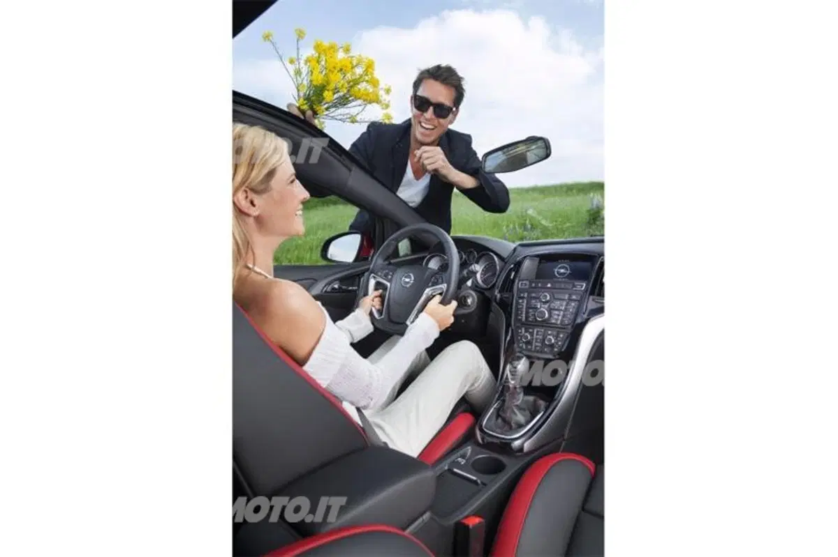 Opel Astra BiTurbo (19)
