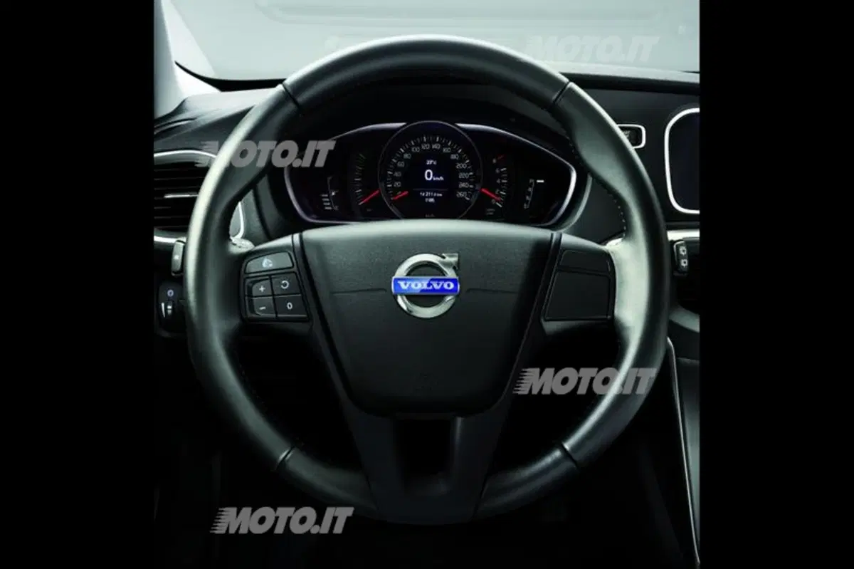 Volvo V40 Nova Edition e Nova Edition Plus: i prezzi (3)