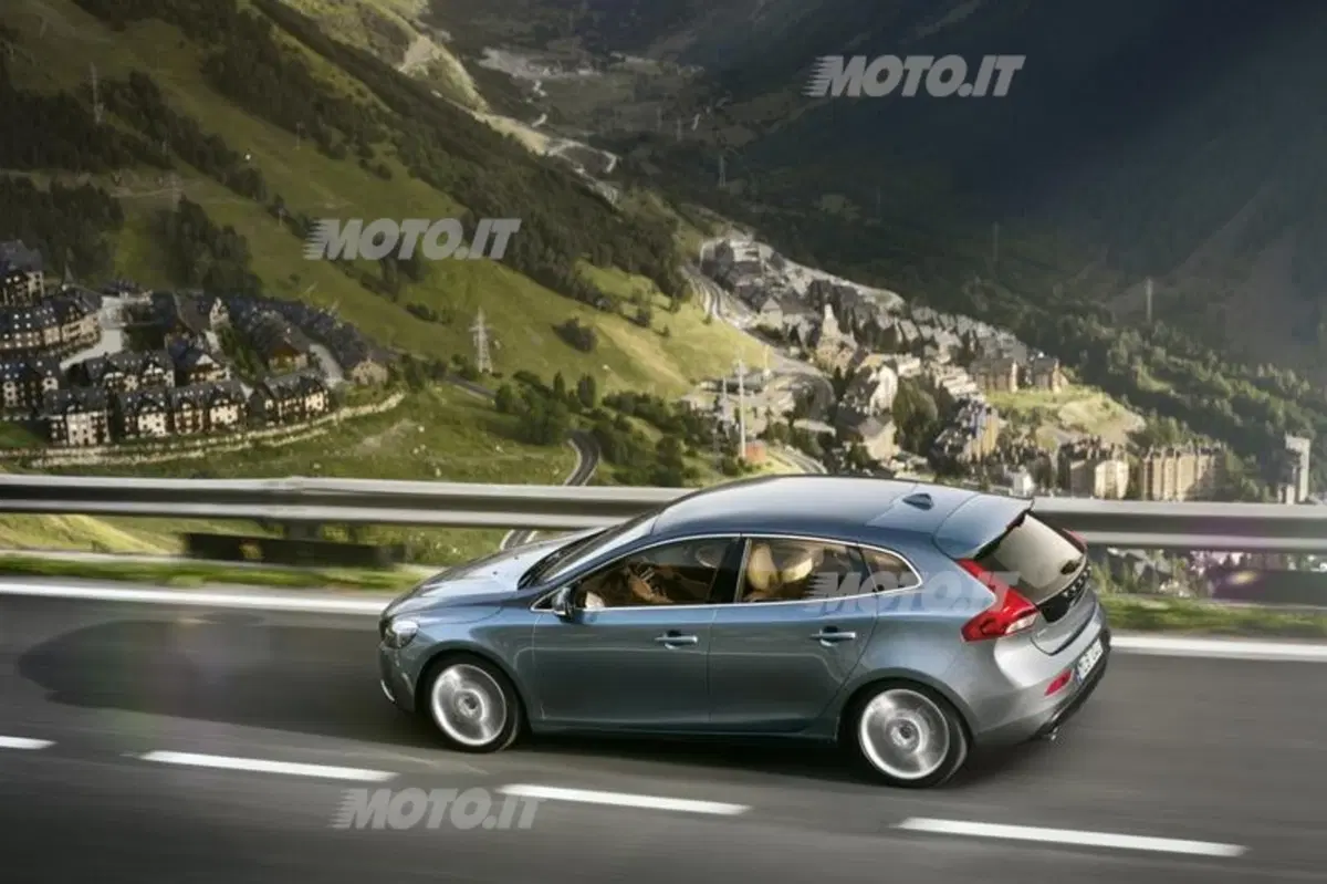 Volvo V40 (2)