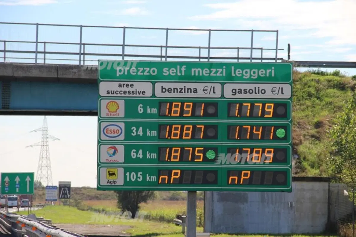 Autostrade: benza-cartelloni col prezzo che non c’è (3)