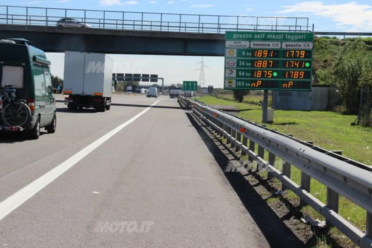 Autostrade: benza-cartelloni col prezzo che non c’è (4)