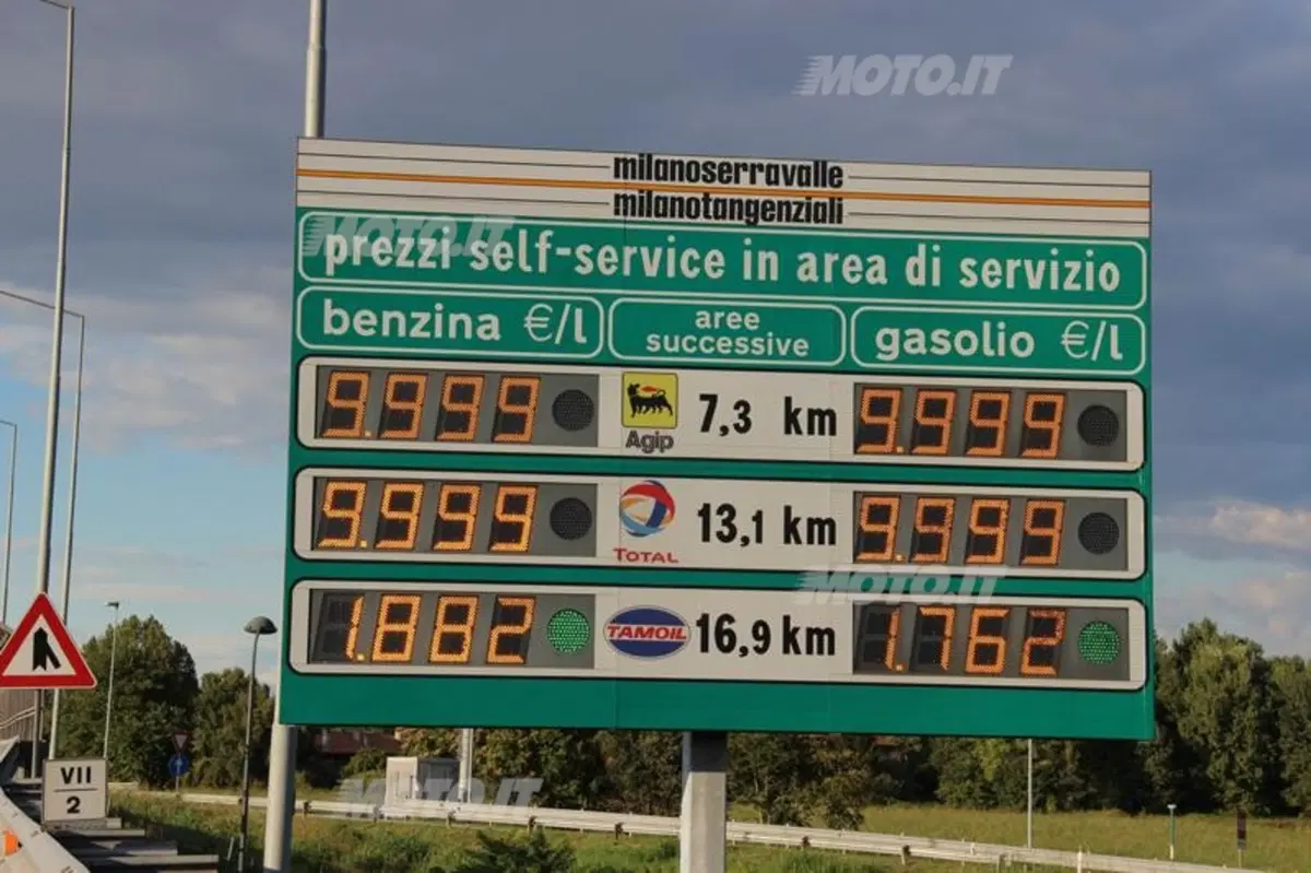 Autostrade: benza-cartelloni col prezzo che non c’è (5)