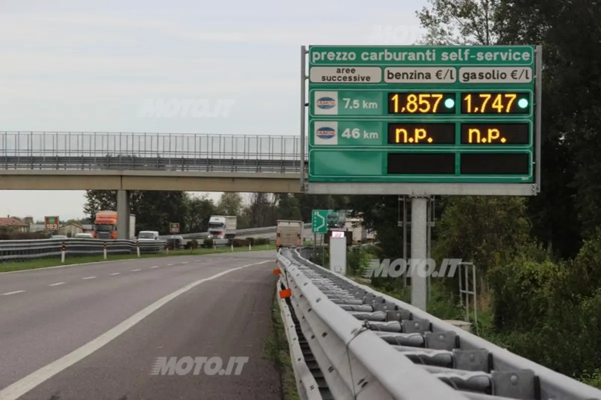Autostrade: benza-cartelloni col prezzo che non c’è (8)