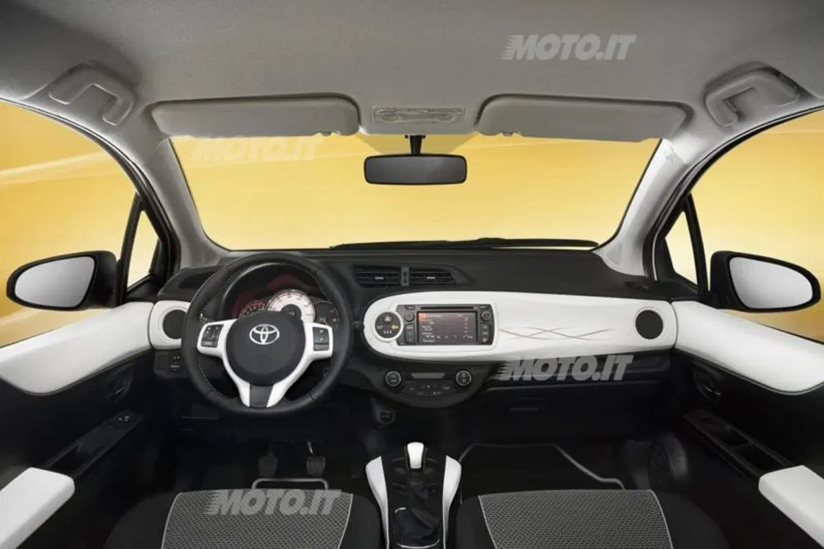 Toyota Yaris Trend (4)