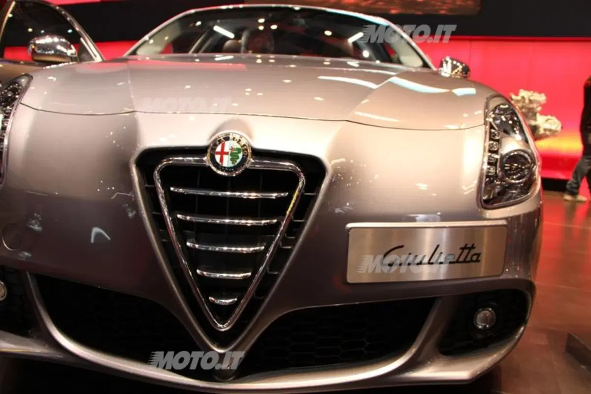 Alfa Romeo al Salone di Parigi 2012 (5)