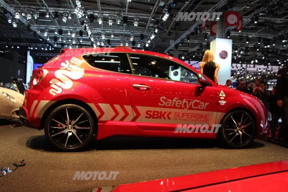 Alfa Romeo al Salone di Parigi 2012 (8)