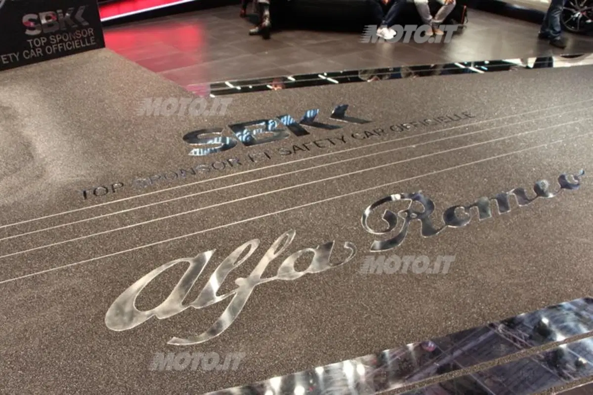 Alfa Romeo al Salone di Parigi 2012 (22)