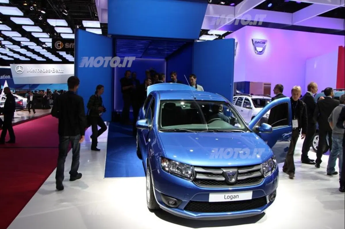 Dacia al Salone di Parigi 2012 (2)