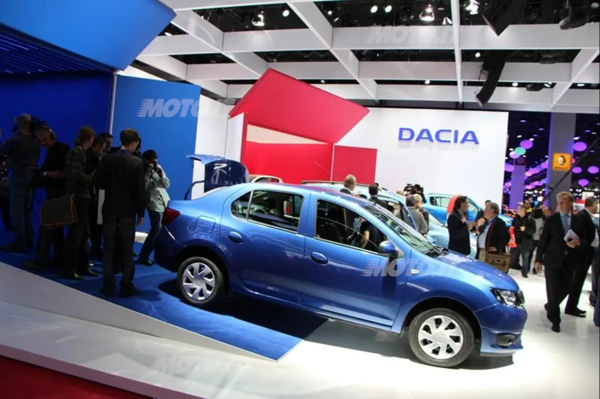 Dacia al Salone di Parigi 2012 (3)
