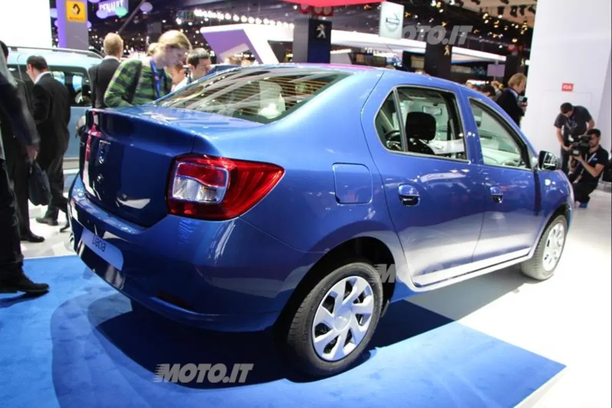 Dacia al Salone di Parigi 2012 (4)