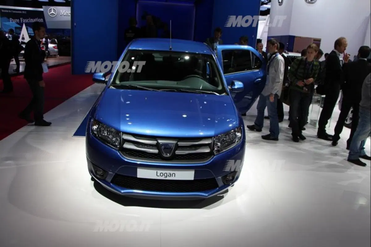 Dacia al Salone di Parigi 2012 (5)