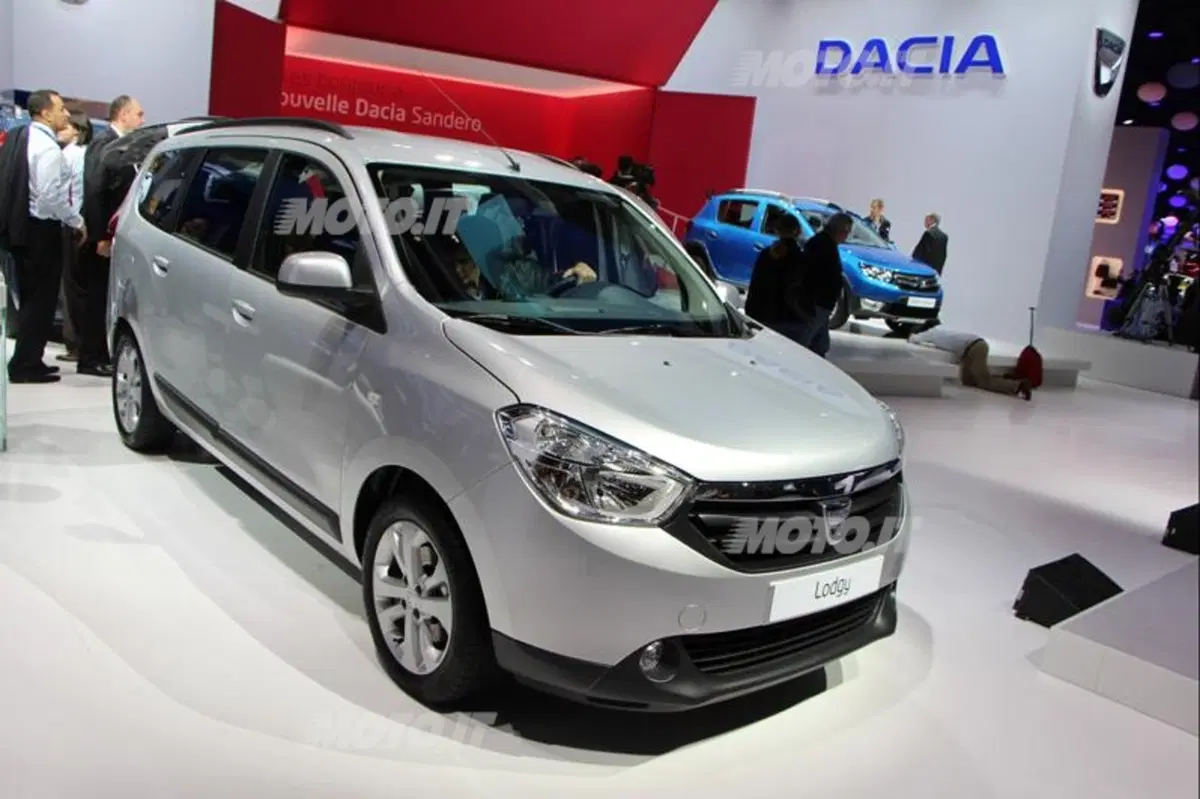 Dacia al Salone di Parigi 2012 (9)